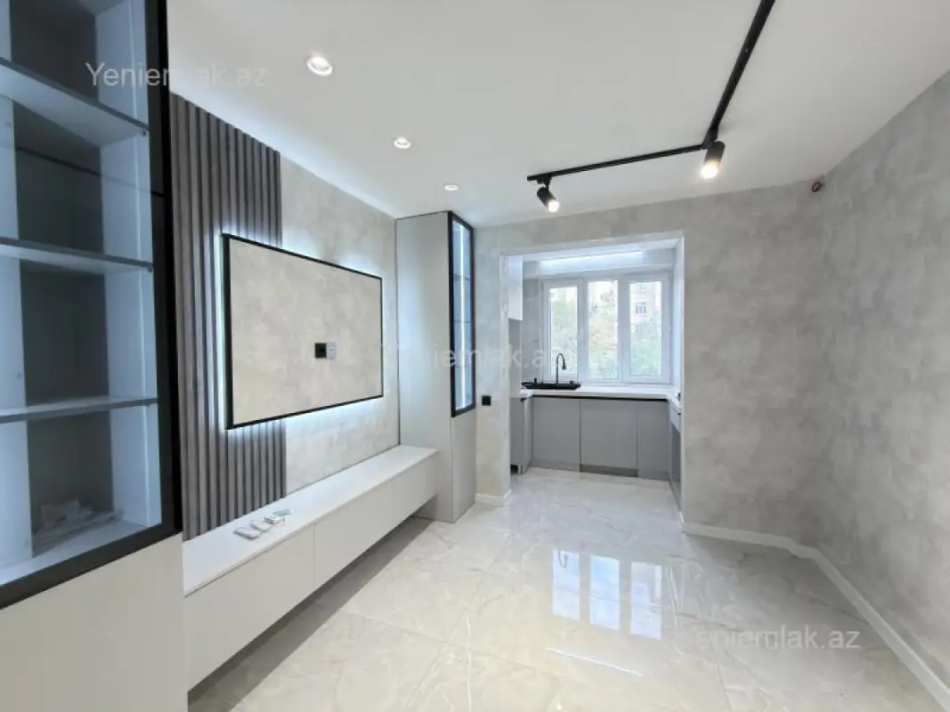 Satılır 4 otaqlı köhnə tikili 80 m²