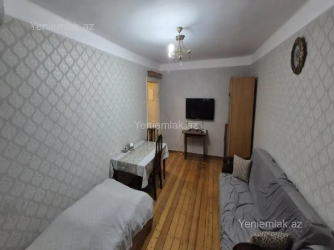 Satılır 2 otaqlı köhnə tikili 40 m²