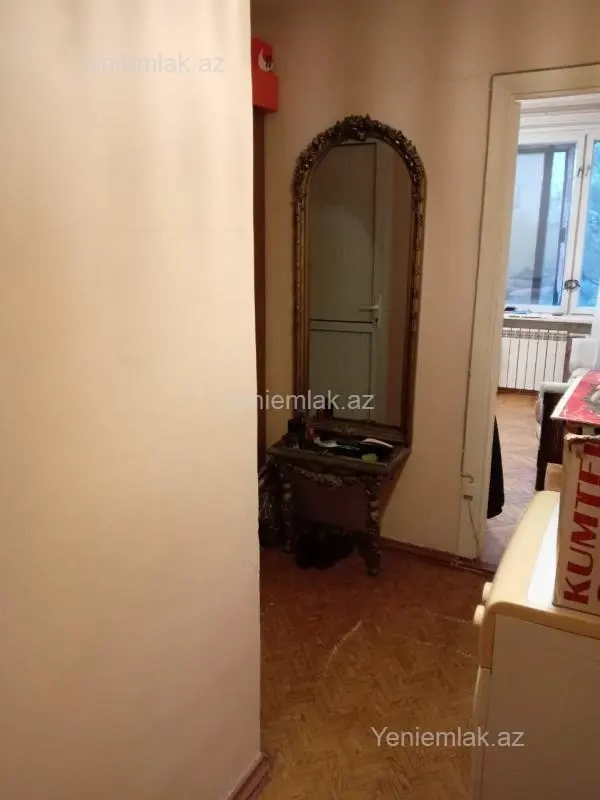 Satılır 1 otaqlı köhnə tikili 44 m²