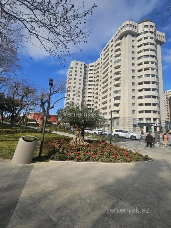 Satılır 3 otaqlı yeni tikili 115 m²