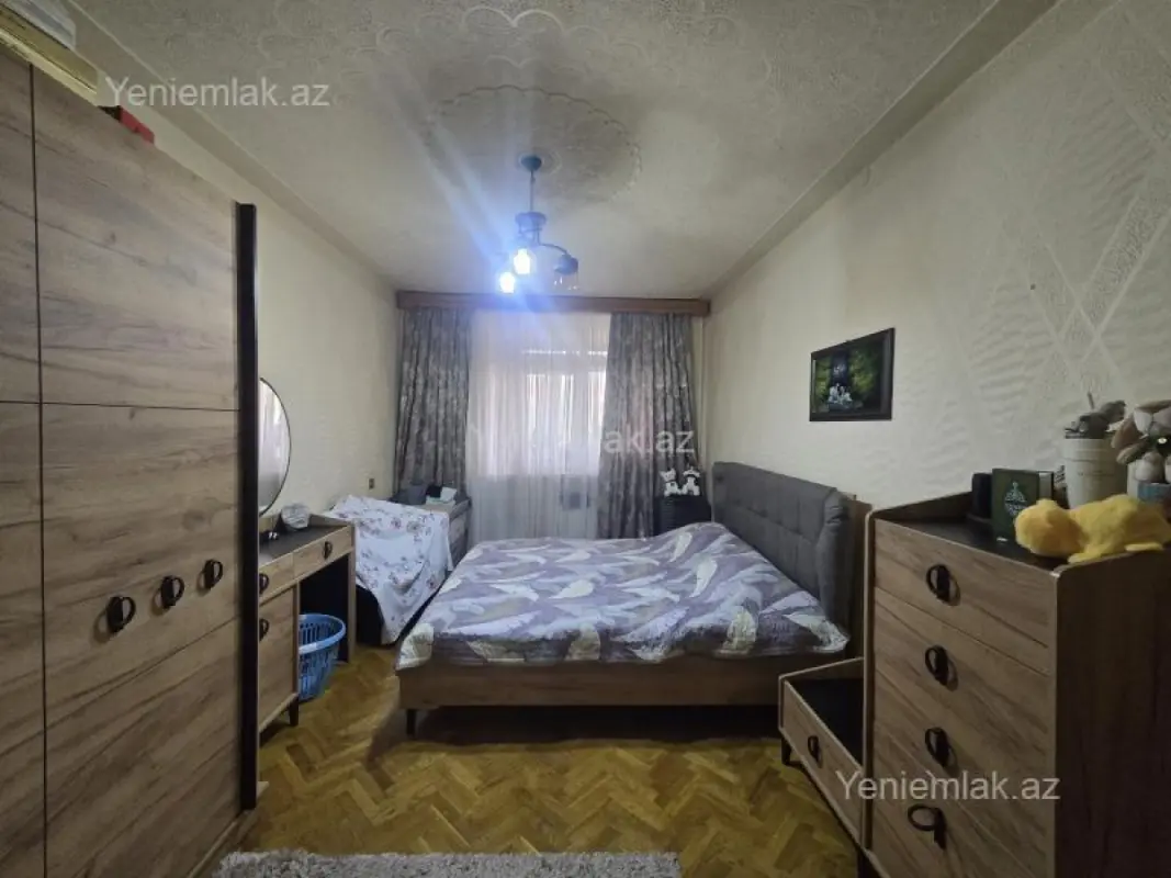 Satılır 3 otaqlı köhnə tikili 74 m²