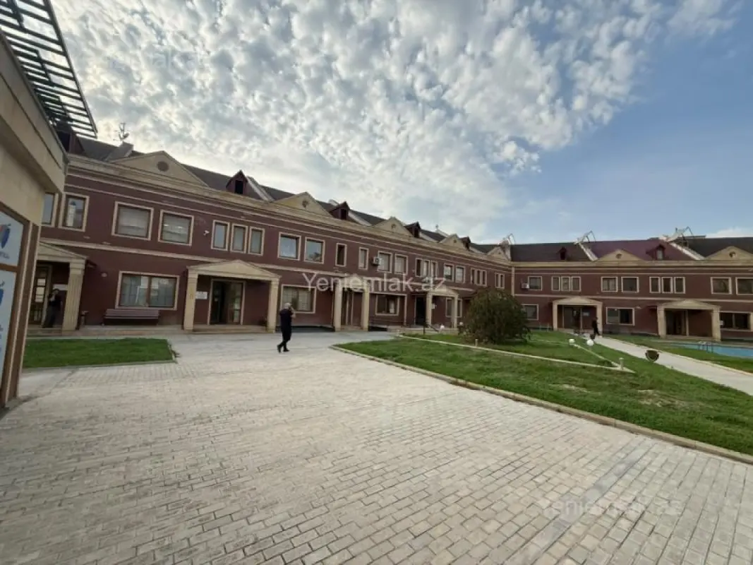 Satılır 16 otaqlı obyekt 10000 m²