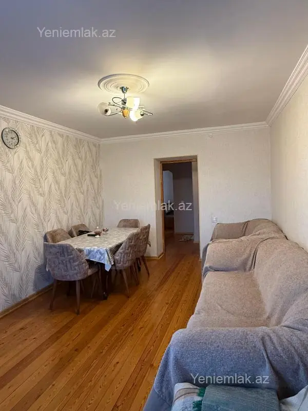 Satılır 3 otaqlı köhnə tikili 75 m²