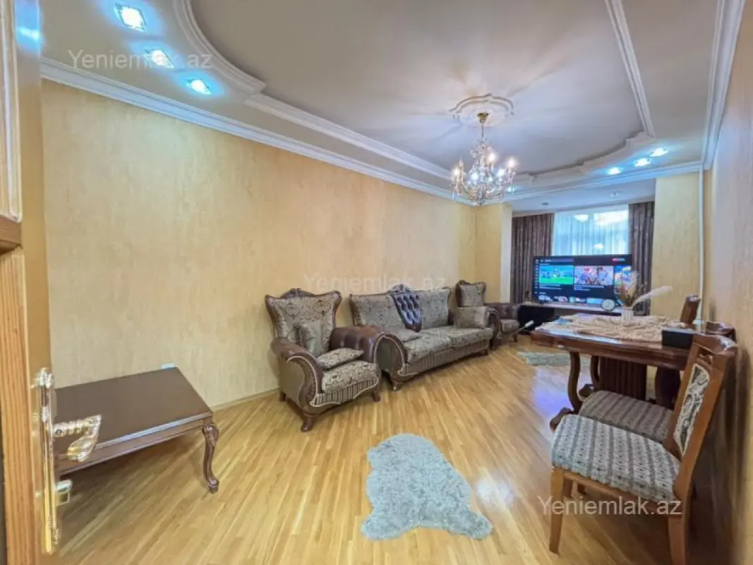 Satılır 3 otaqlı köhnə tikili 80 m²