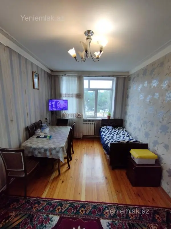 Satılır 2 otaqlı köhnə tikili 54 m²