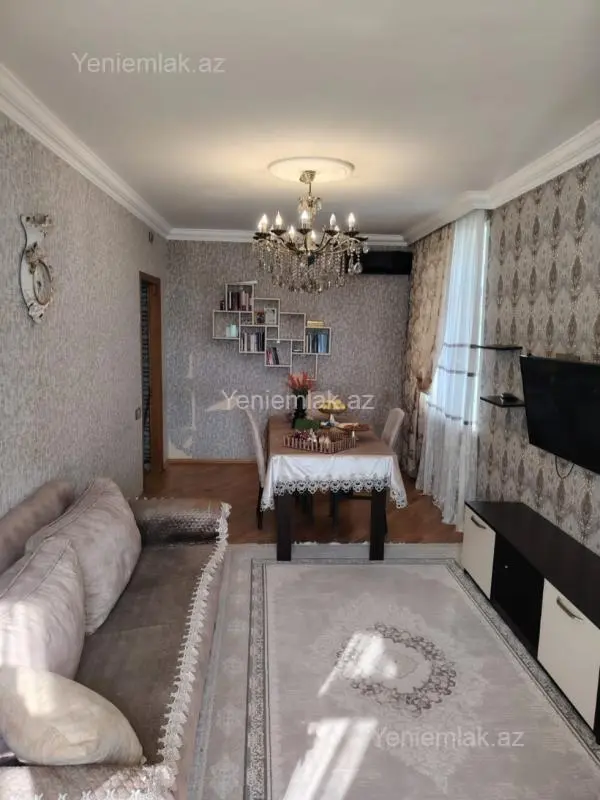 Satılır 2 otaqlı köhnə tikili 70 m²