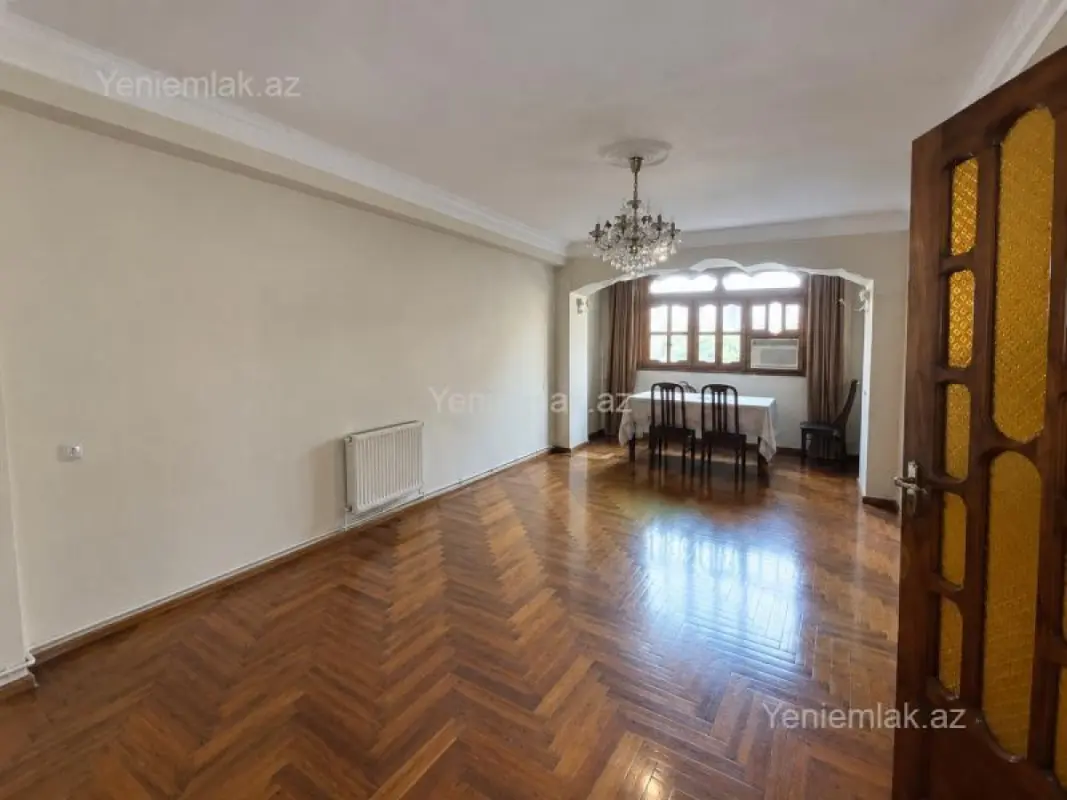 Satılır 3 otaqlı köhnə tikili 90 m²