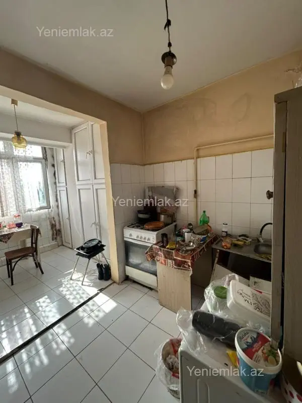 Satılır 2 otaqlı köhnə tikili 70 m²
