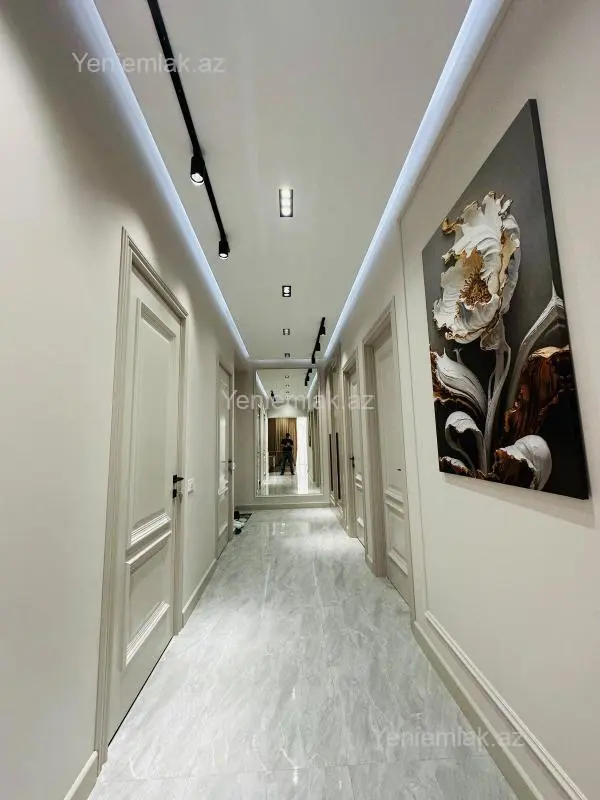 Satılır 3 otaqlı yeni tikili 115 m²