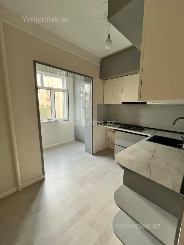 Satılır 2 otaqlı köhnə tikili 65 m²