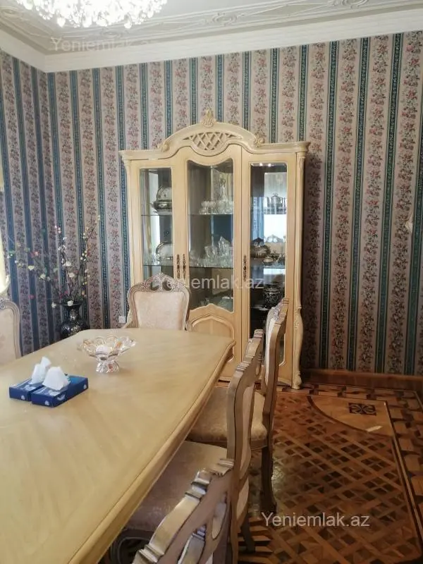 Satılır 7 otaqlı həyət evi 210 m²
