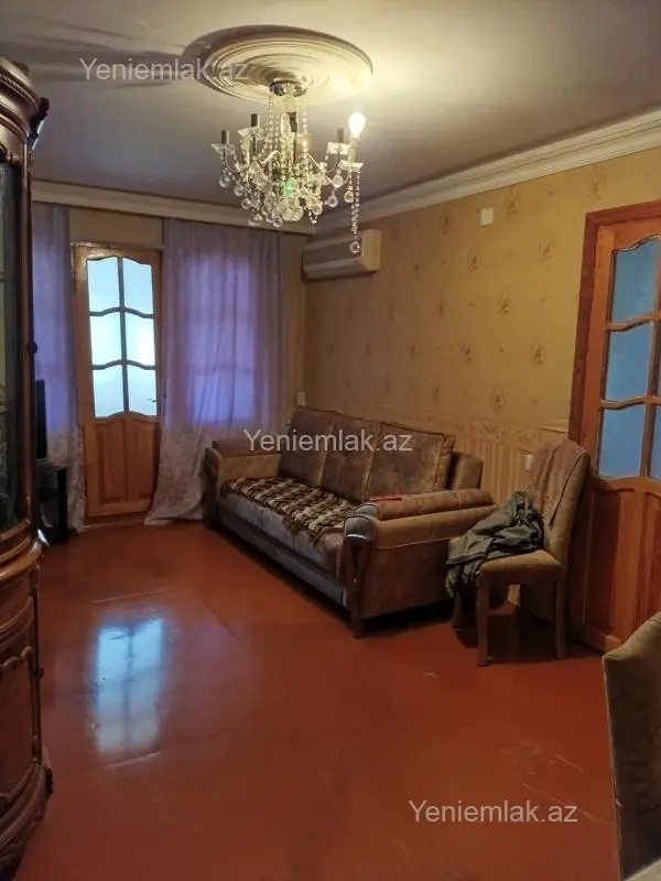Satılır 3 otaqlı köhnə tikili 72 m²