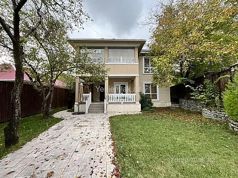 Satılır 5 otaqlı həyət evi 220 m² — Qəbələ 5 otaq 220.00 m²
