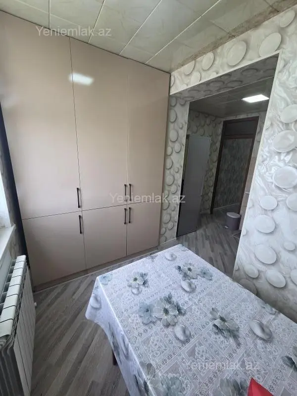 Satılır 4 otaqlı köhnə tikili 90 m²