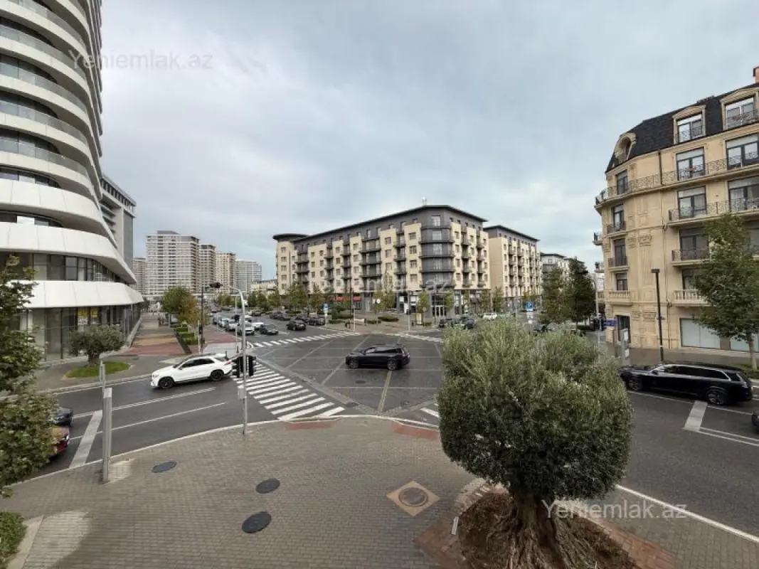 Satılır 3 otaqlı yeni tikili 130 m²