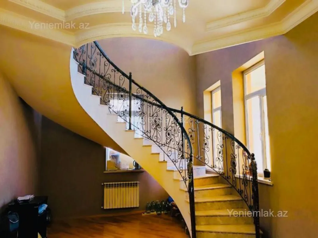 Satılır 6 otaqlı həyət evi 510 m²