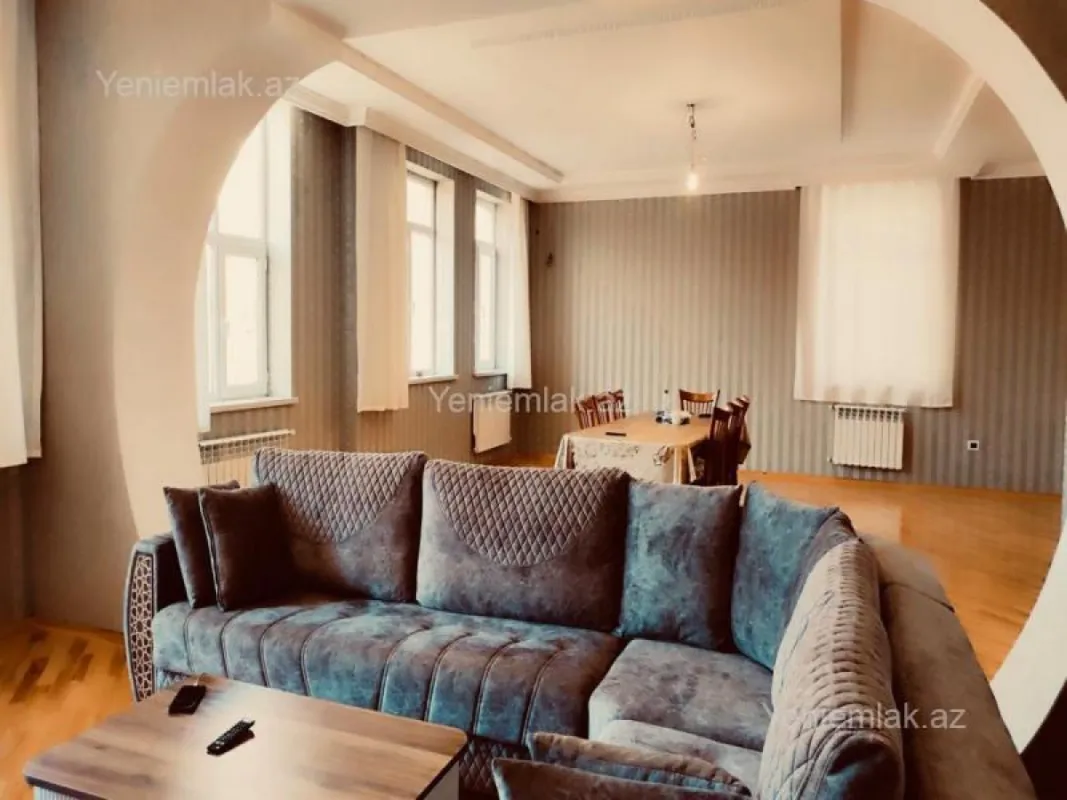 Satılır 6 otaqlı həyət evi 510 m²