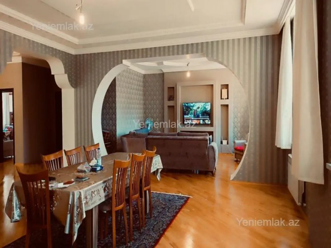 Satılır 6 otaqlı həyət evi 510 m²