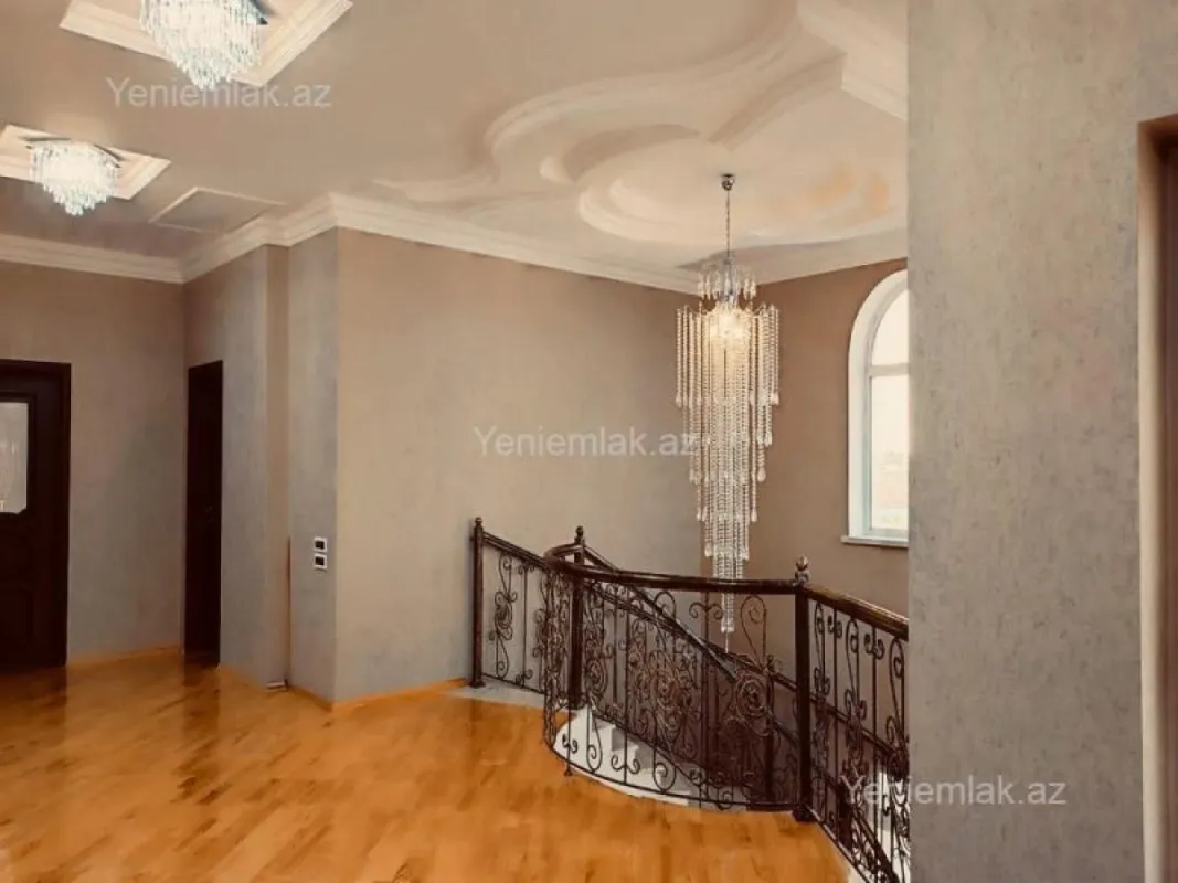Satılır 6 otaqlı həyət evi 510 m²