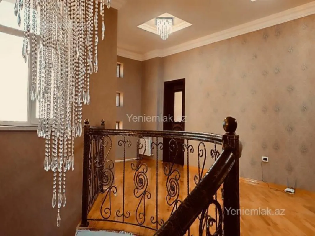 Satılır 6 otaqlı həyət evi 510 m²