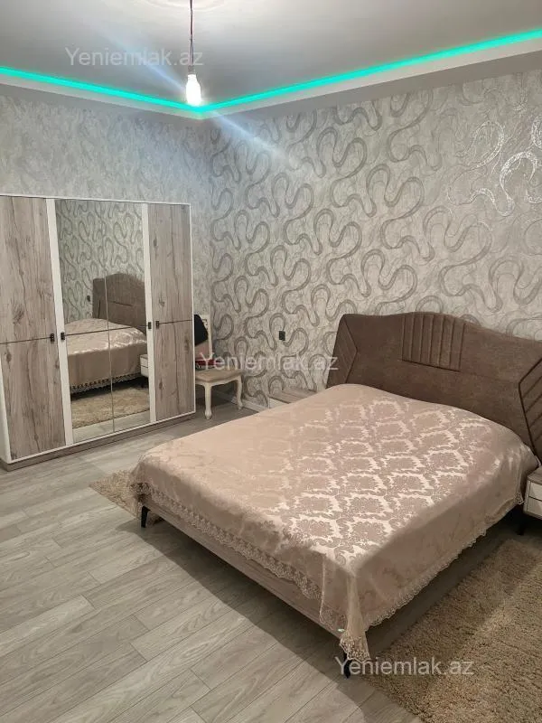 Satılır 7 otaqlı həyət evi 340 m²