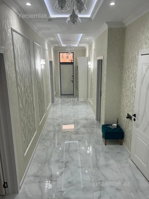 Satılır 7 otaqlı həyət evi 340 m²