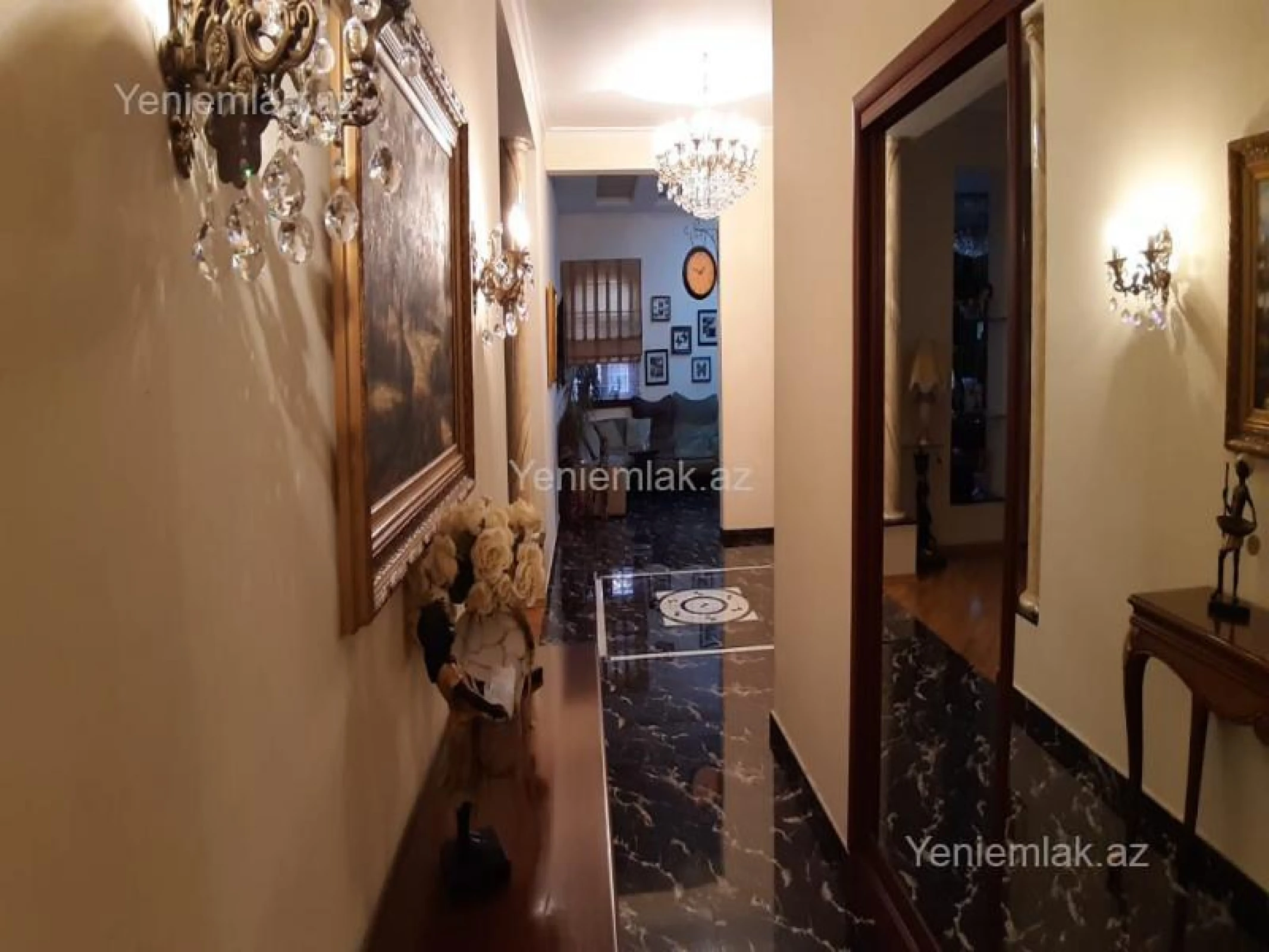 Satılır 10 otaqlı həyət evi 800 m²