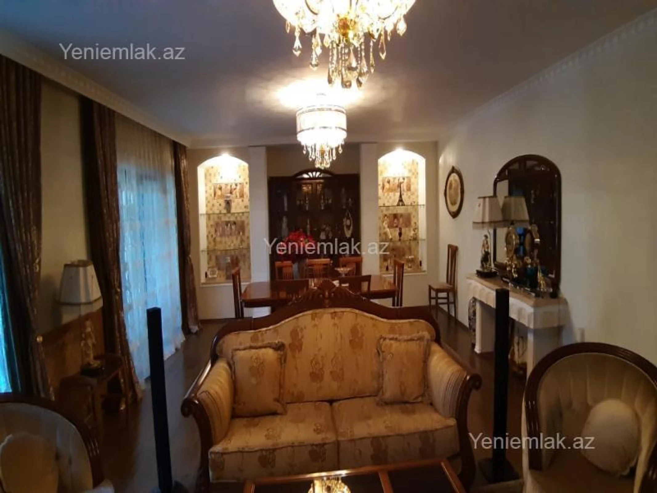 Satılır 10 otaqlı həyət evi 800 m²