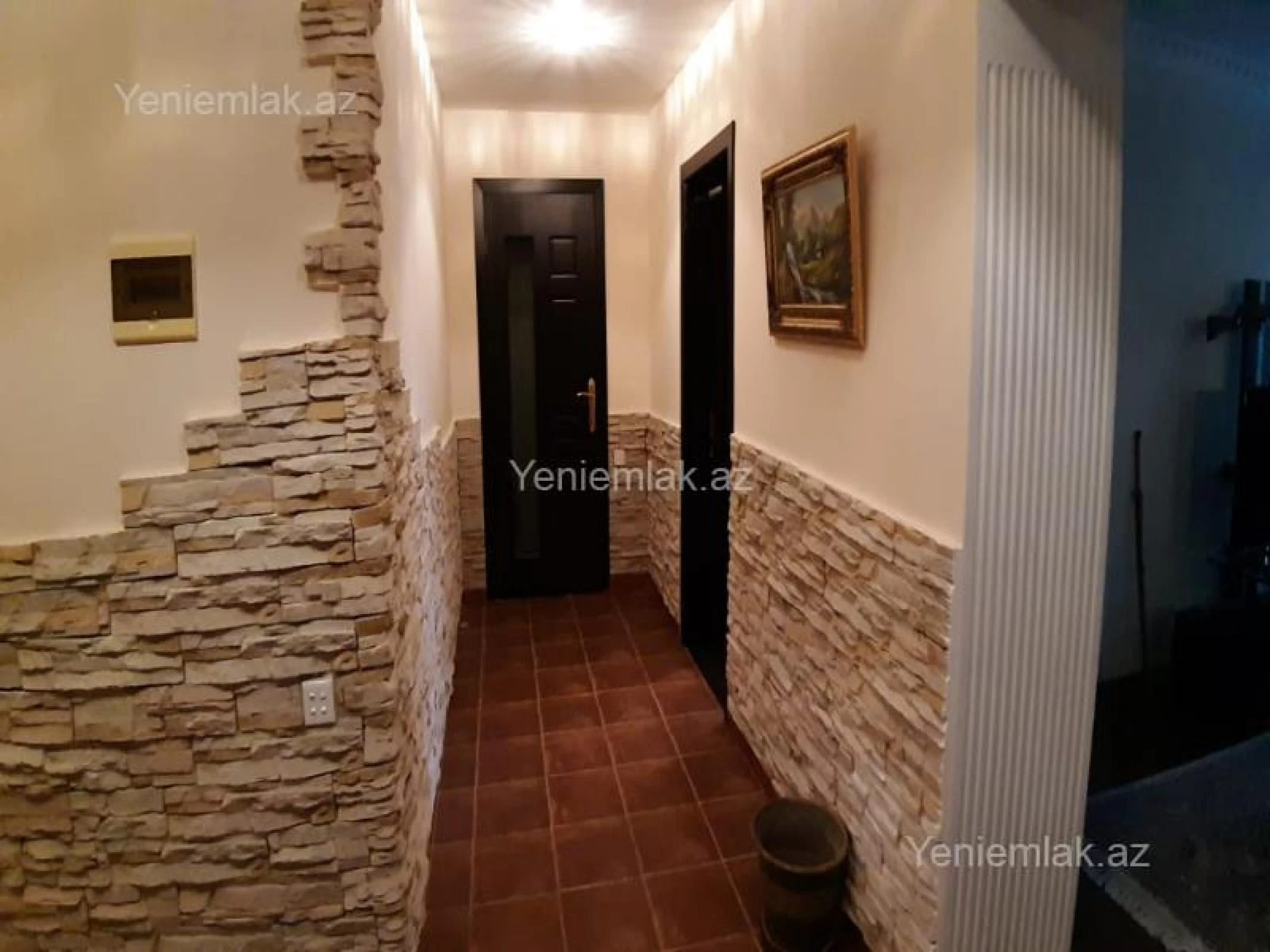 Satılır 10 otaqlı həyət evi 800 m²