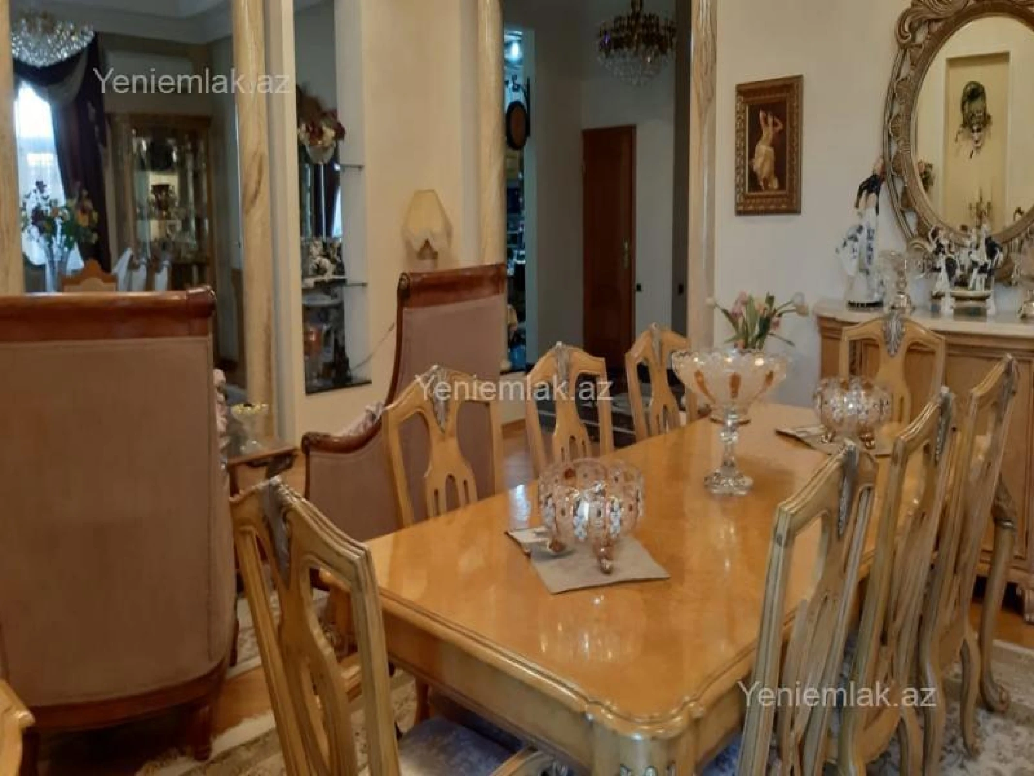 Satılır 10 otaqlı həyət evi 800 m²