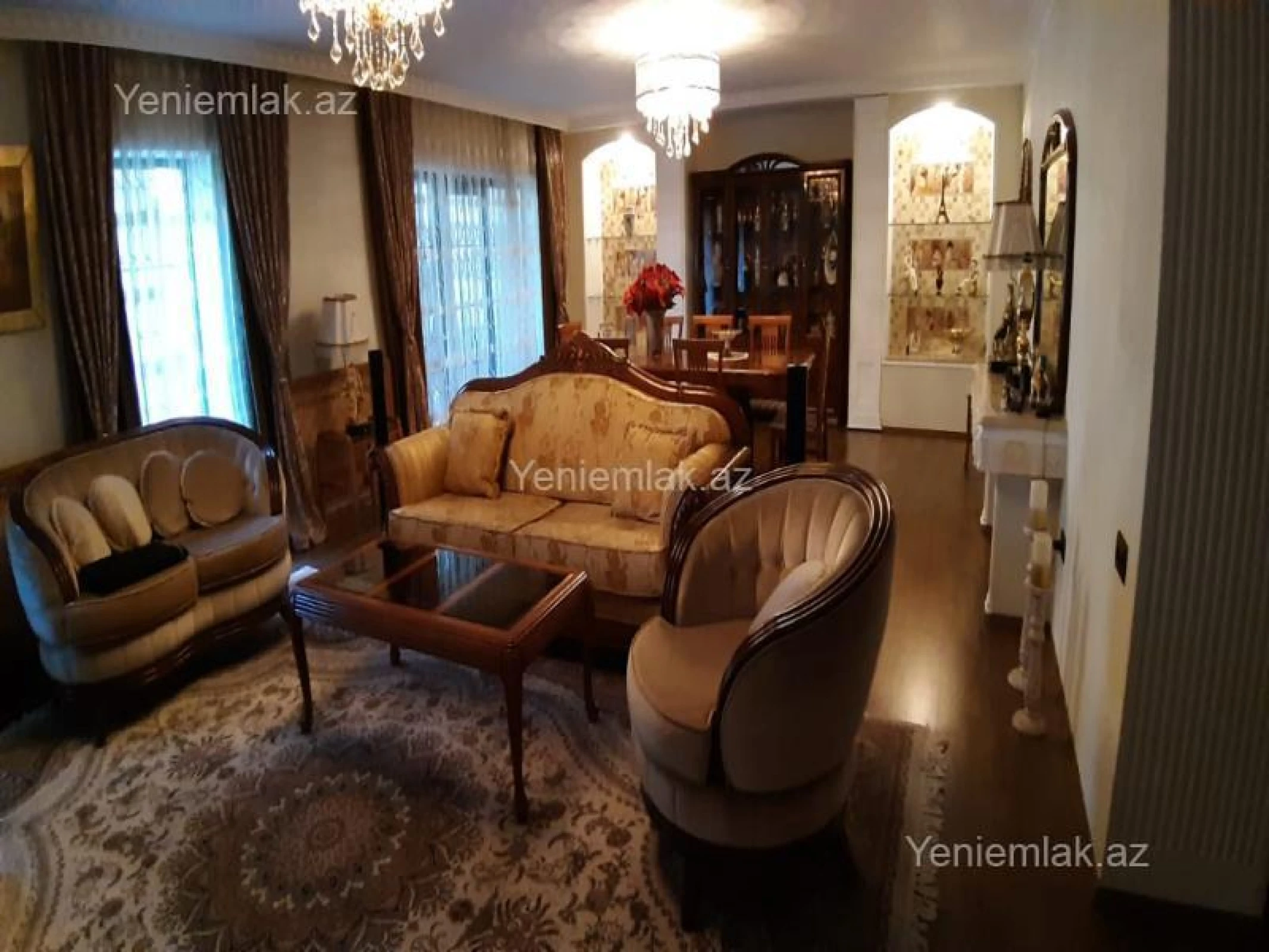 Satılır 10 otaqlı həyət evi 800 m²