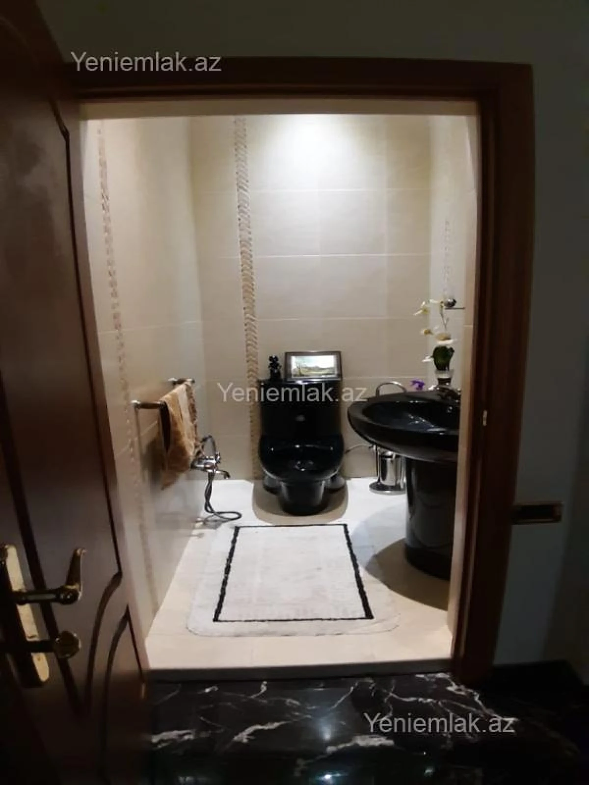 Satılır 10 otaqlı həyət evi 800 m²