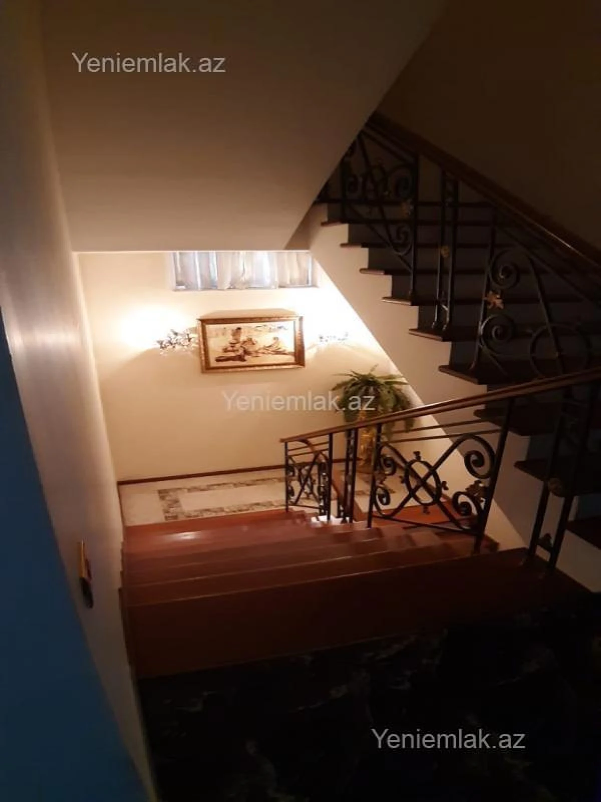 Satılır 10 otaqlı həyət evi 800 m²