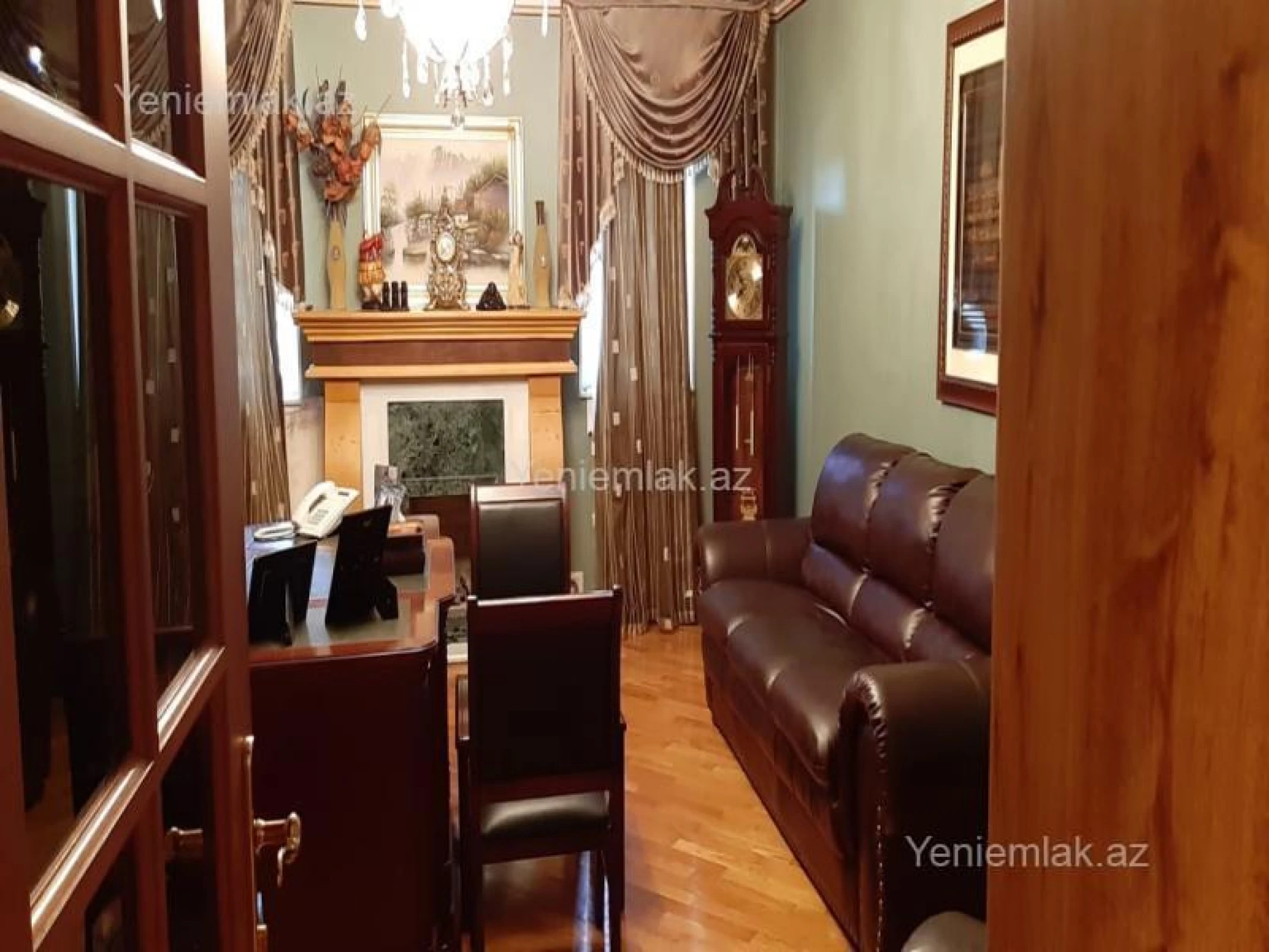 Satılır 10 otaqlı həyət evi 800 m²