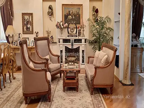 Satılır 10 otaqlı həyət evi 800 m²
