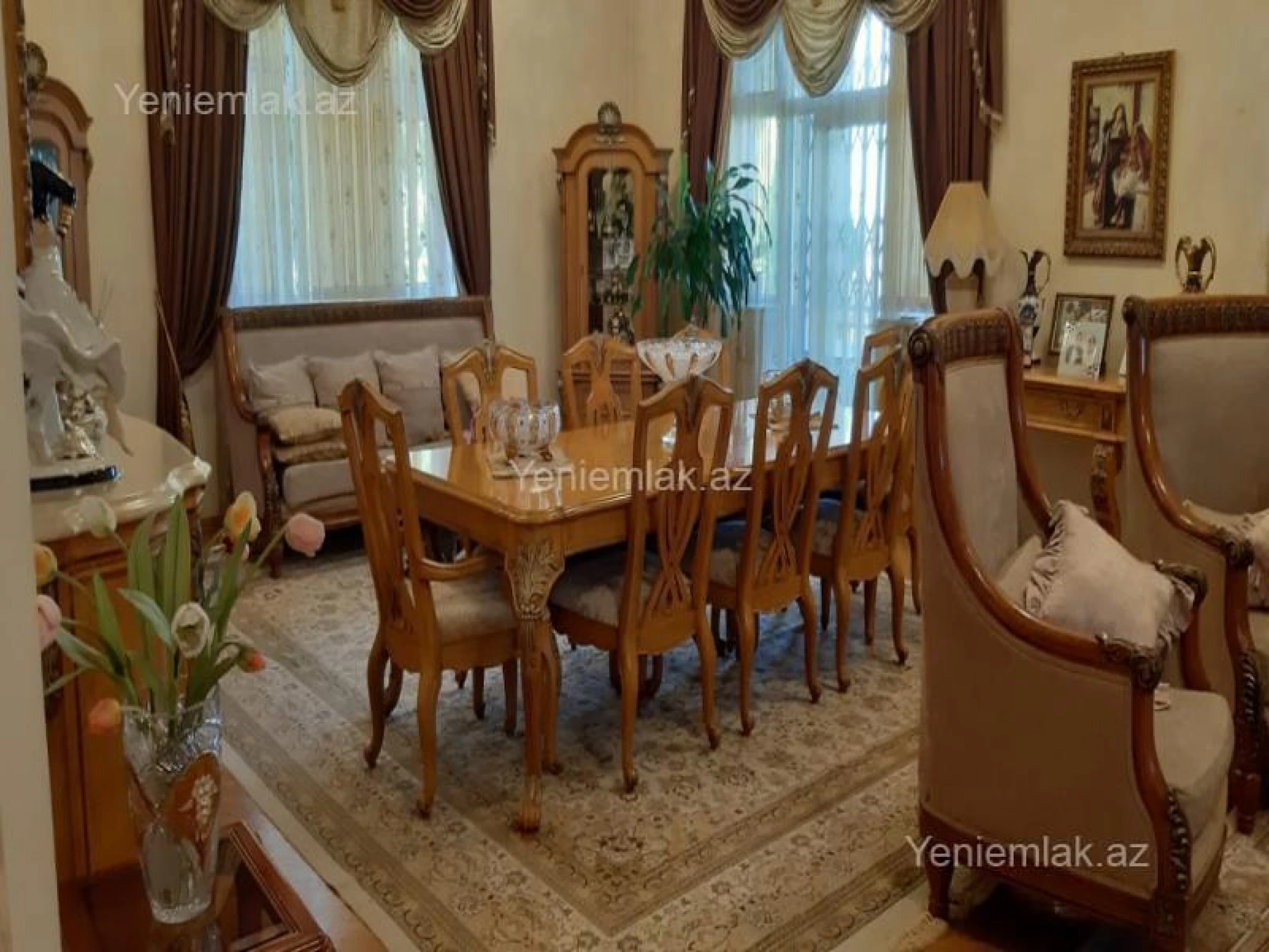 Satılır 10 otaqlı həyət evi 800 m²
