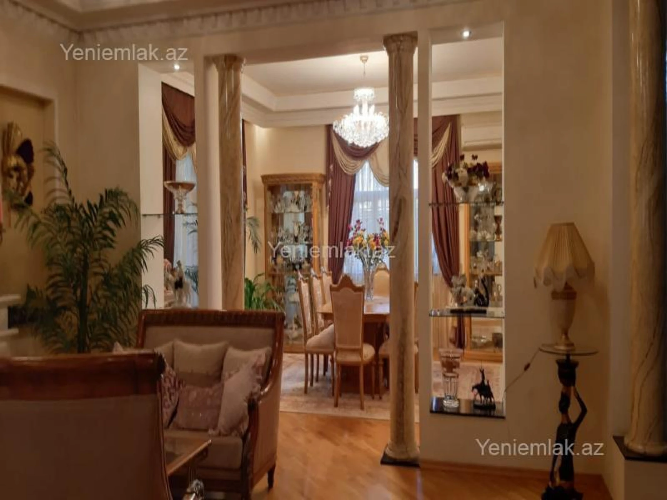 Satılır 10 otaqlı həyət evi 800 m²