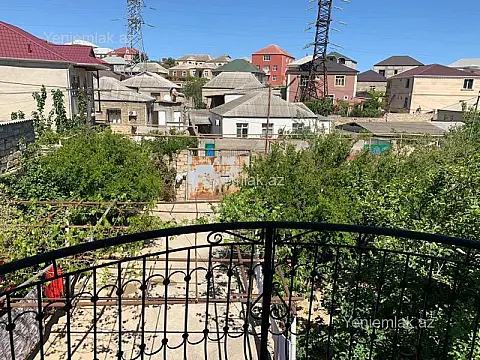 Satılır 5 otaqlı həyət evi 220 m²
