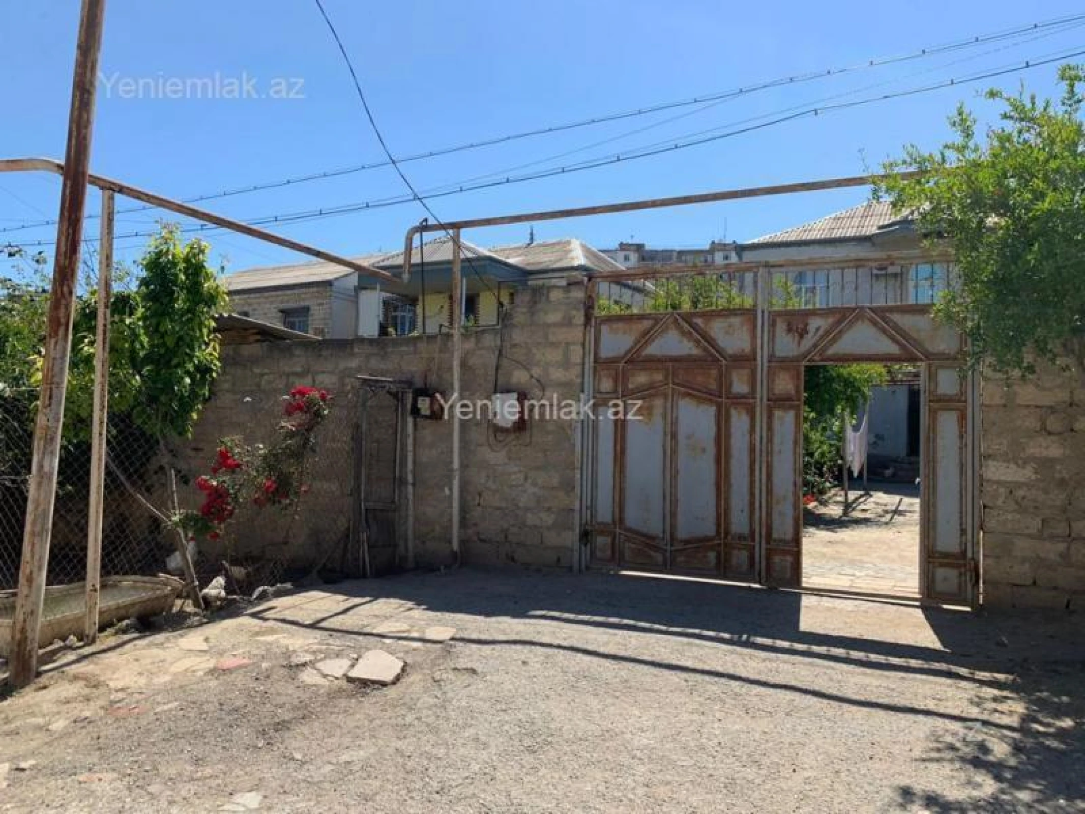 Satılır 5 otaqlı həyət evi 220 m²