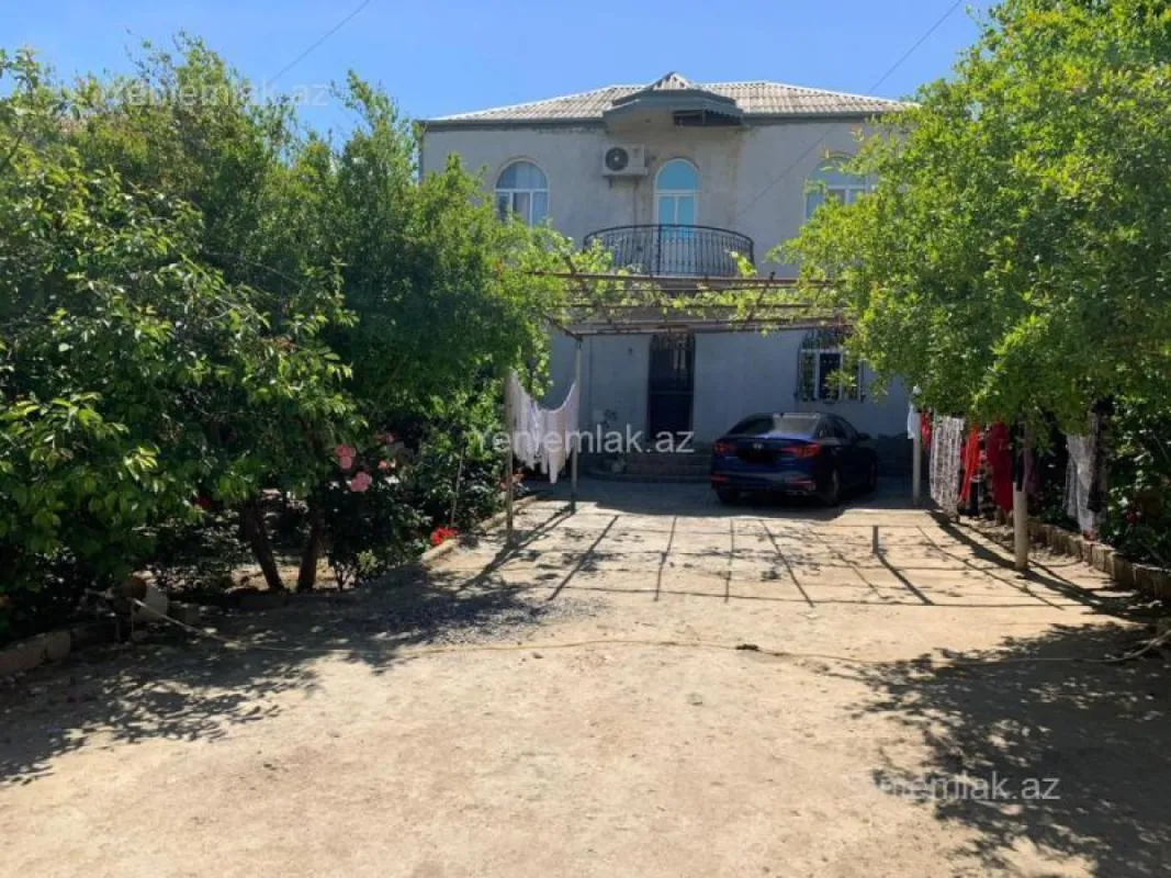 Satılır 5 otaqlı həyət evi 220 m²