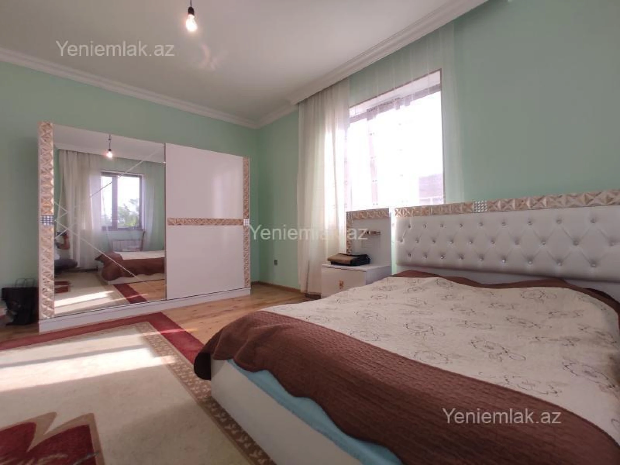 Satılır 4 otaqlı həyət evi 268 m²