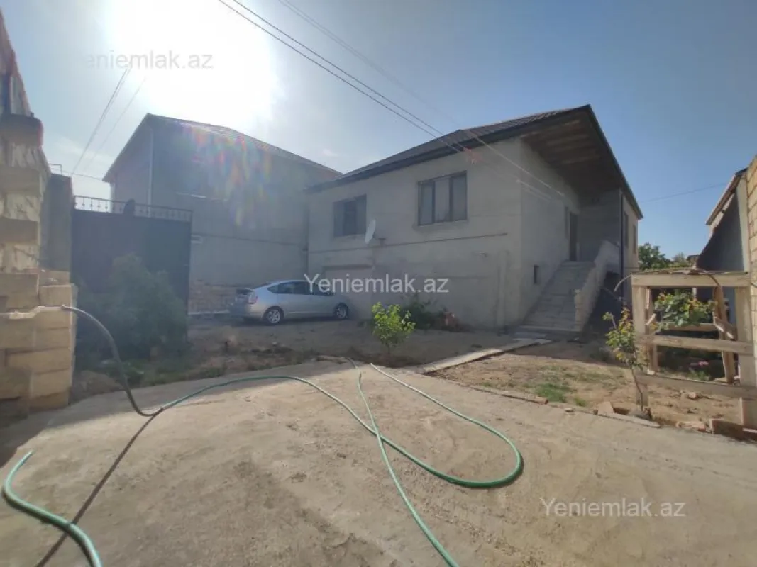Satılır 4 otaqlı həyət evi 268 m²