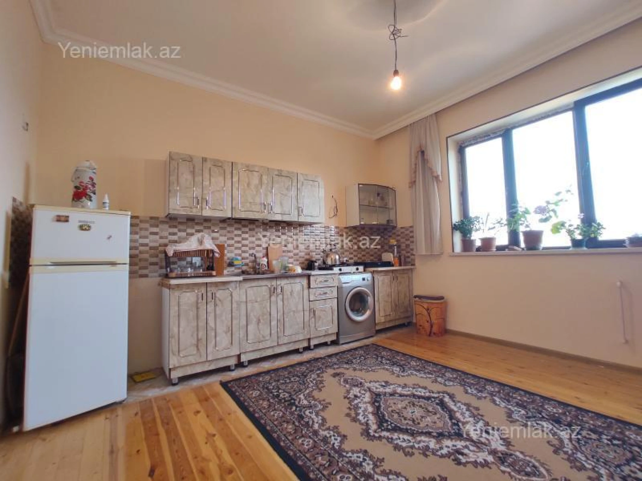 Satılır 4 otaqlı həyət evi 268 m²