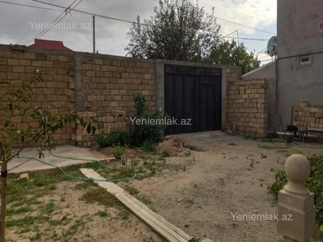 Satılır 4 otaqlı həyət evi 268 m²