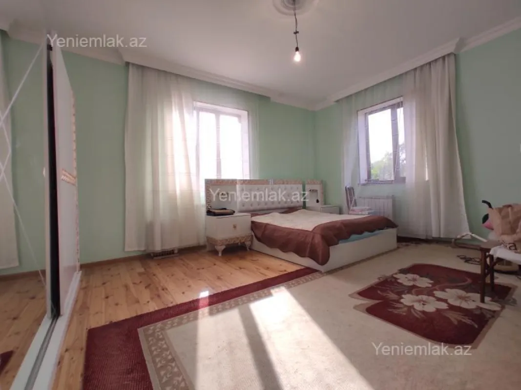 Satılır 4 otaqlı həyət evi 268 m²