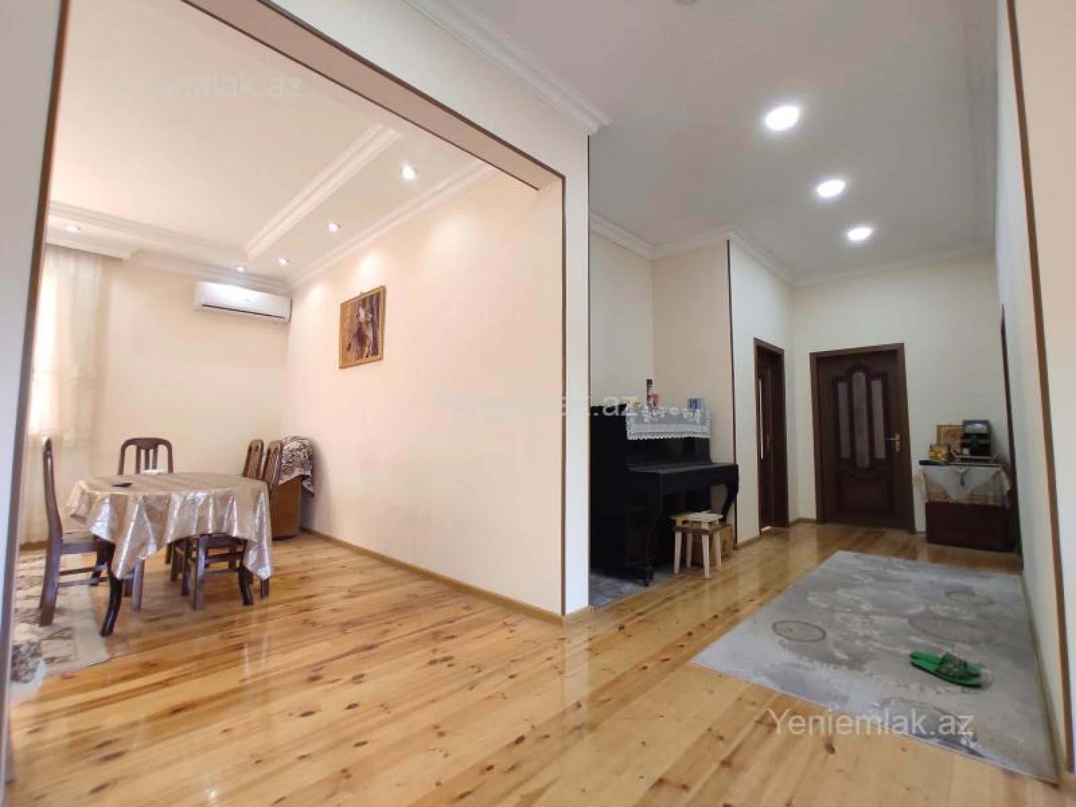 Satılır 4 otaqlı həyət evi 268 m²