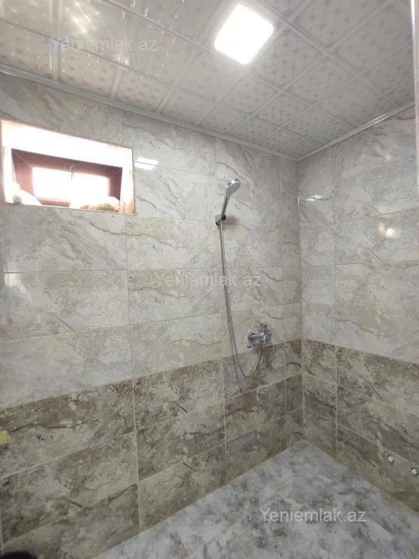 Satılır 4 otaqlı həyət evi 268 m²