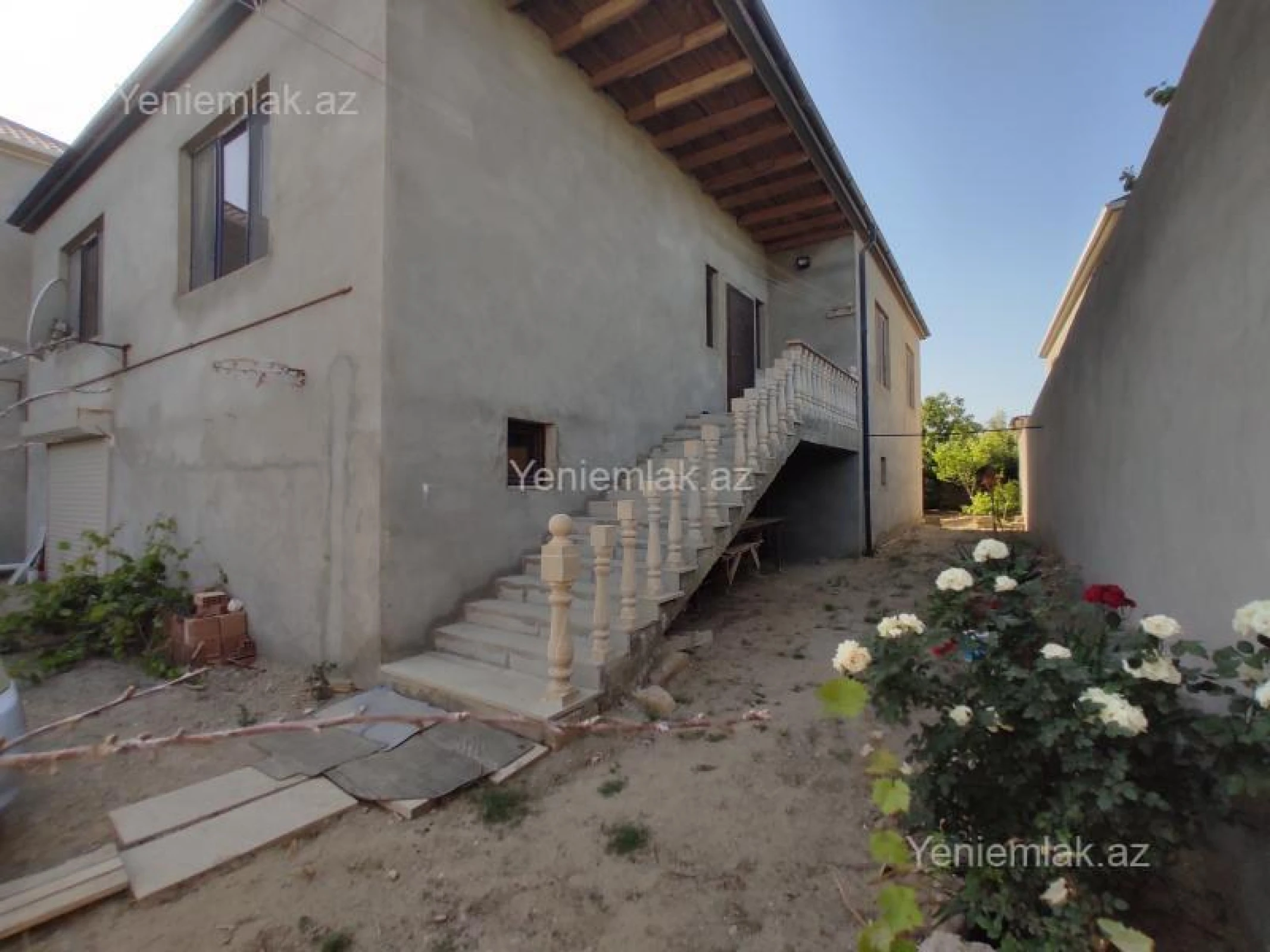 Satılır 4 otaqlı həyət evi 268 m²