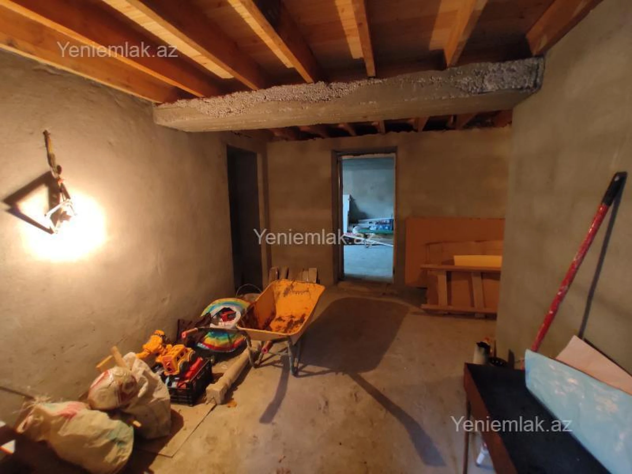 Satılır 4 otaqlı həyət evi 268 m²