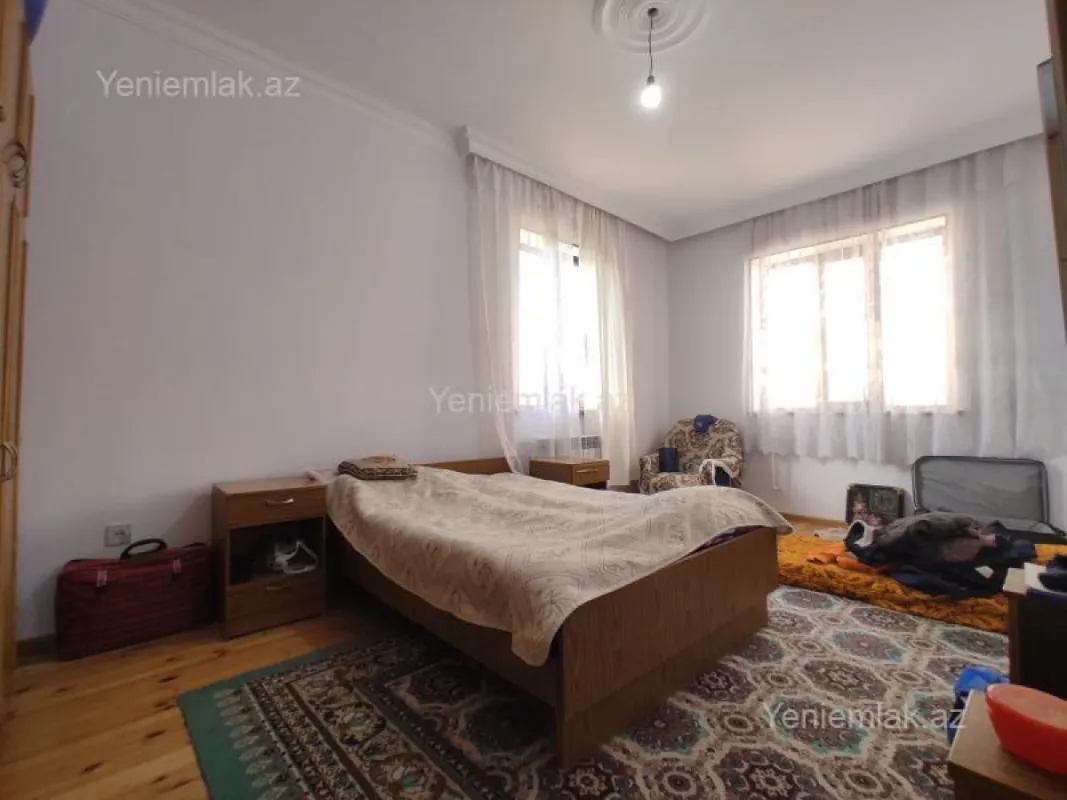 Satılır 4 otaqlı həyət evi 268 m²